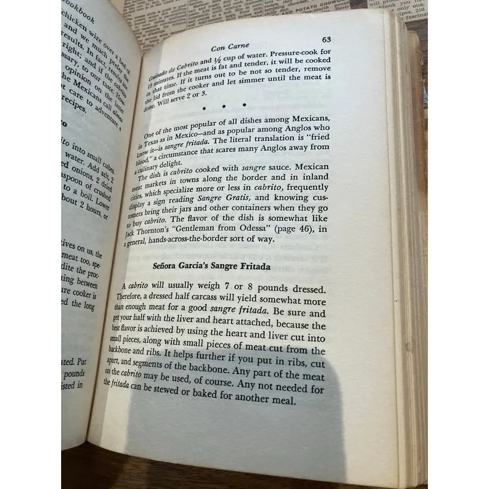 Texas Cookbook Arthur & Bobbie Coleman 1949 + Newspaper Articles‎ and Recipes